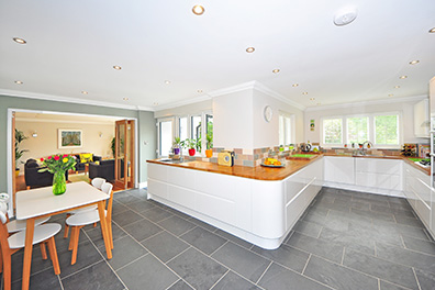  Light Filled One Bedroom 